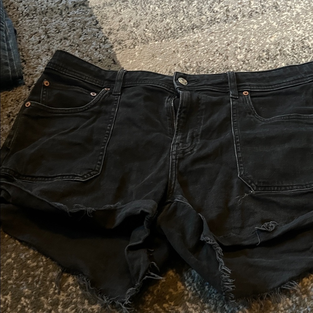 Black Distressed AE shorts